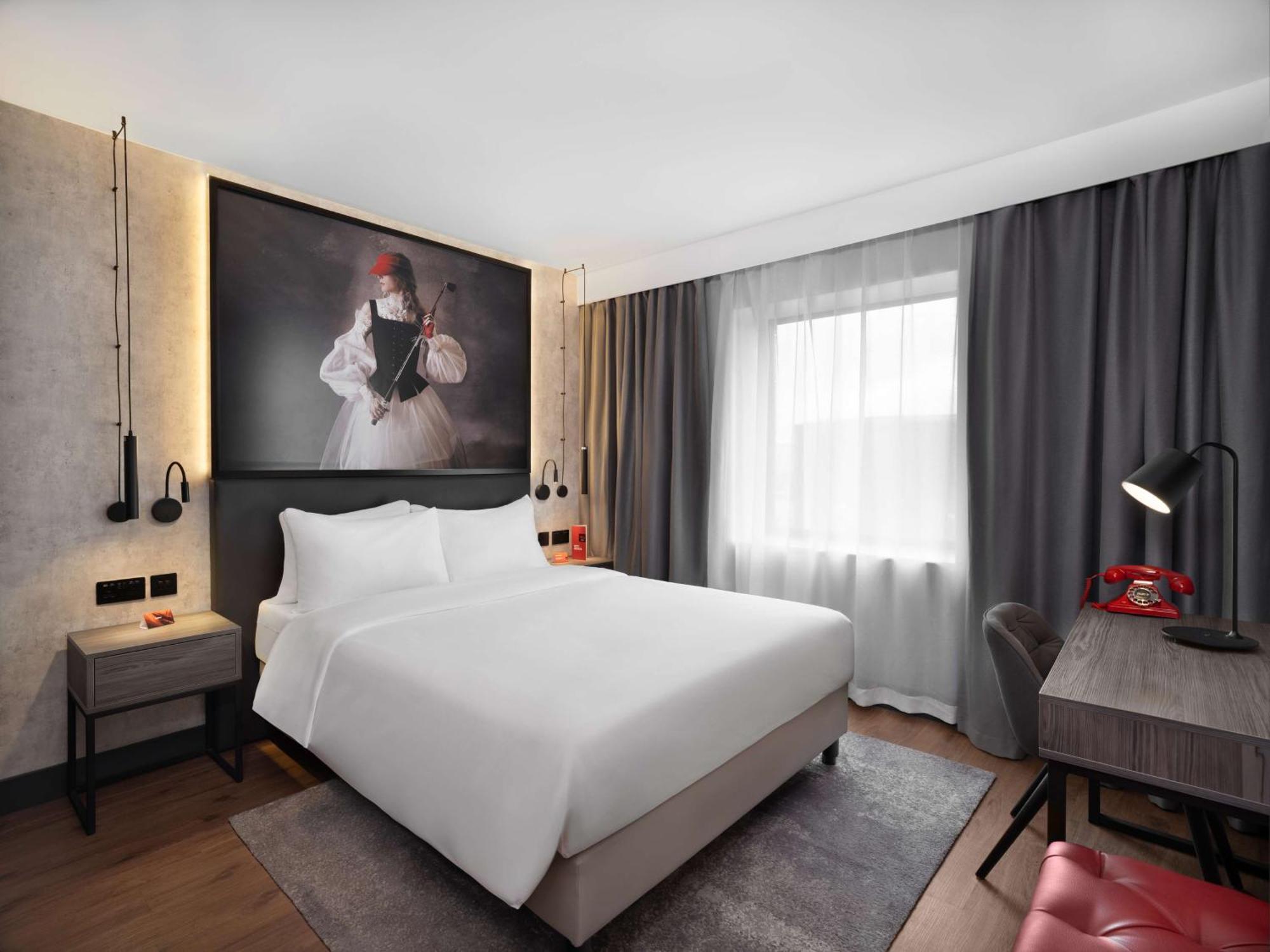 فندق Radisson Red London Gatwick Airport كرولي المظهر الخارجي الصورة